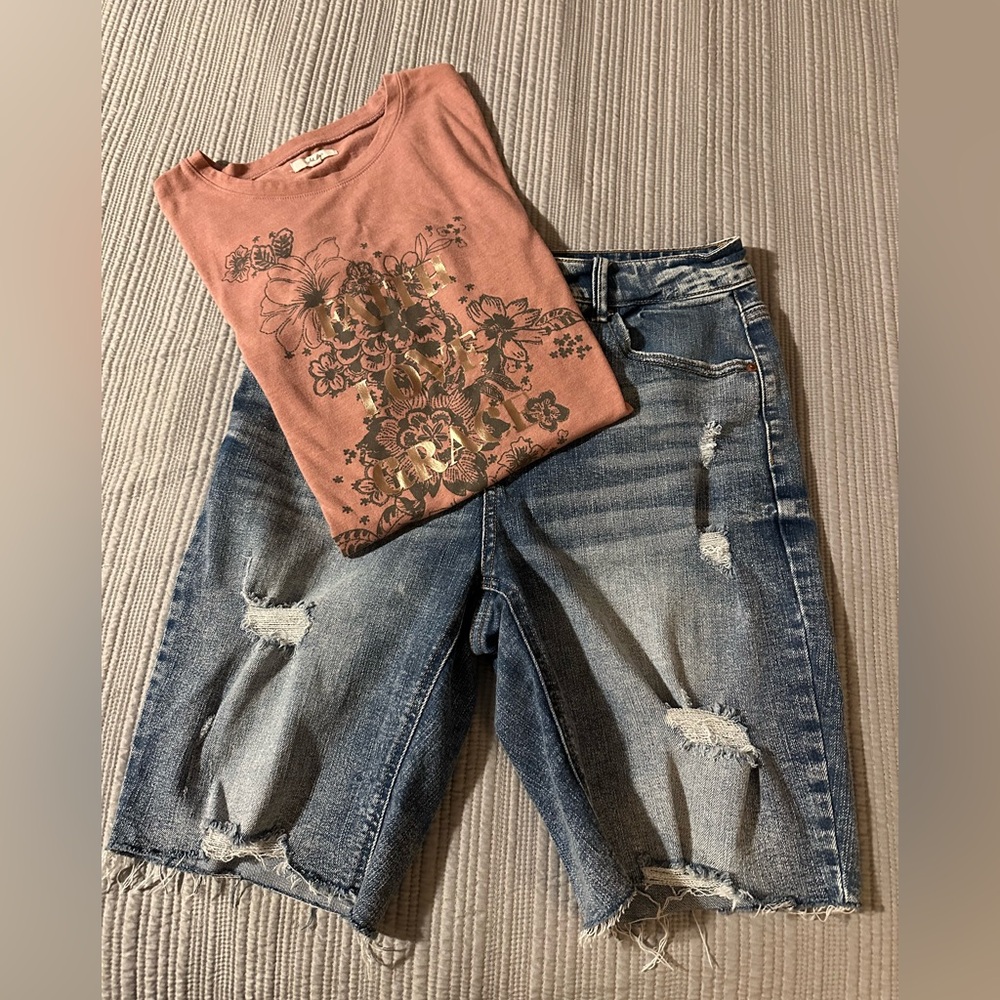 Maurices Faith Love Grace womens ss tee sz med & button fly Bermudas sz 12